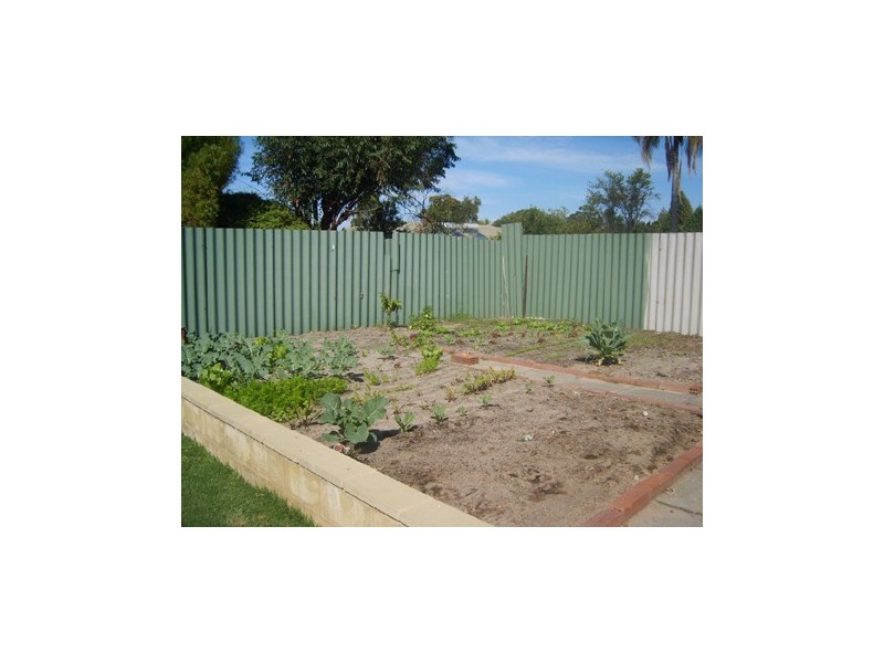 14 Chireton Place, Beechboro WA 6063