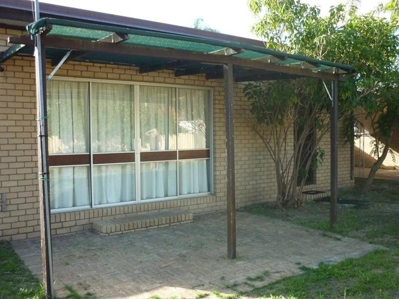 61 Embleton Avenue, Embleton WA 6062