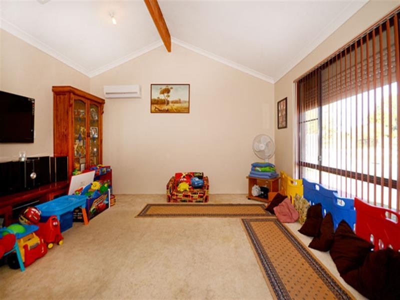 2 Gambia Court, Beechboro WA 6063