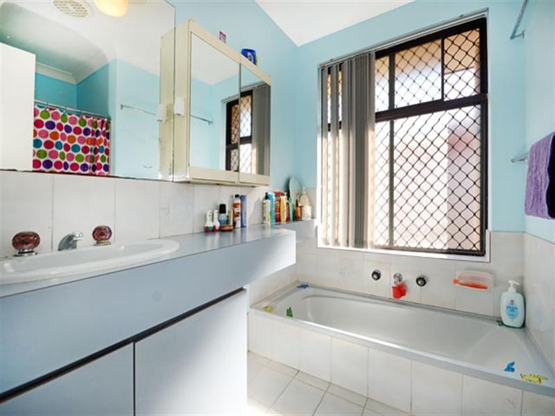 2 Gambia Court, Beechboro WA 6063