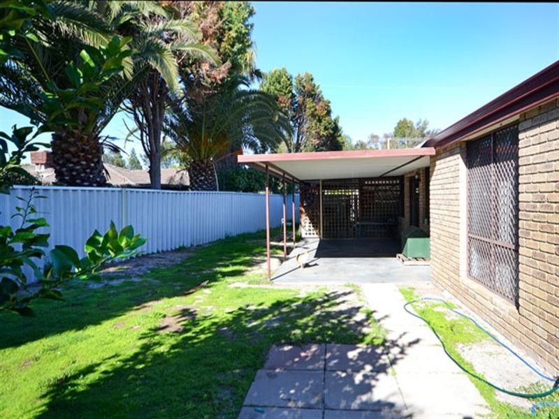2 Gambia Court, Beechboro WA 6063