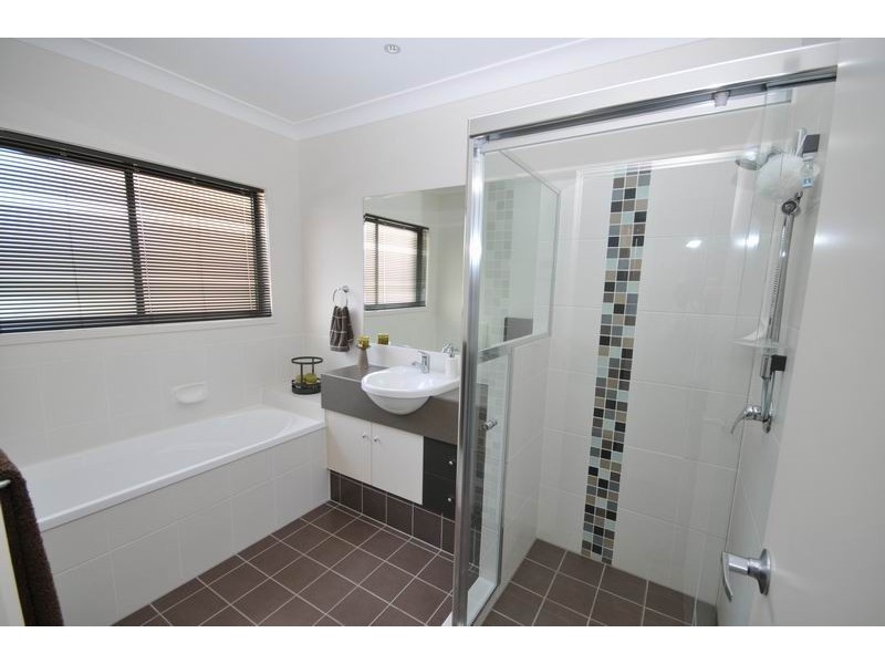 34 Peachester Close, Ormeau QLD 4208