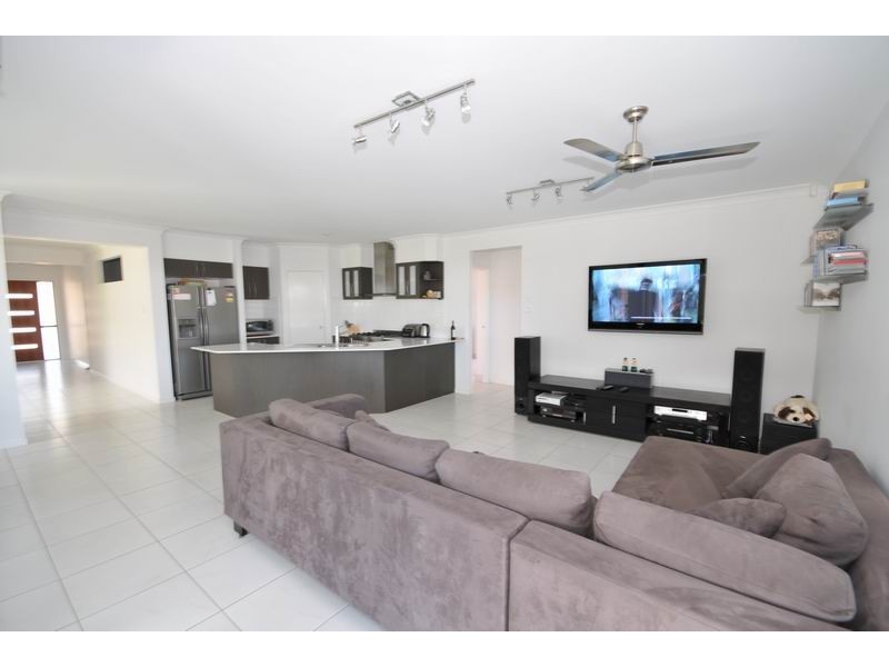 22 Strathburn Crescent, Ormeau QLD 4208