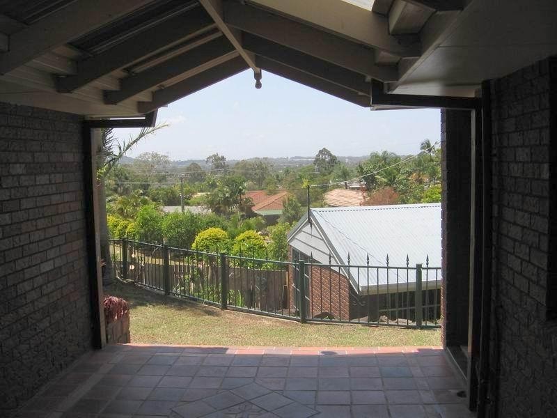 9 Rae Court, Mount Warren Park QLD 4207