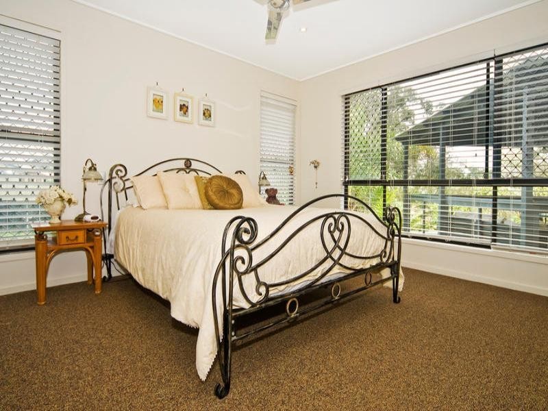 Edens Landing QLD 4207