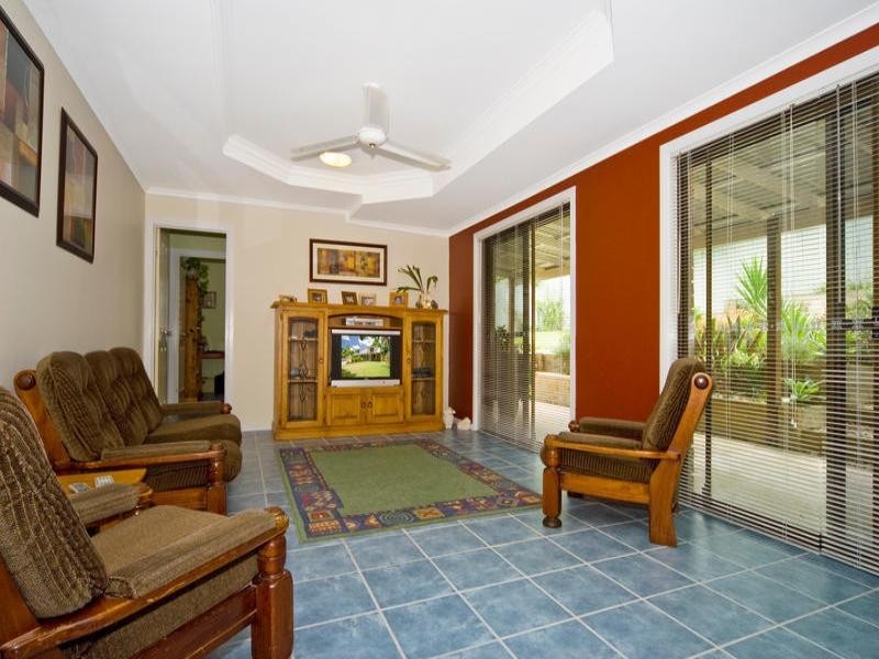 Edens Landing QLD 4207