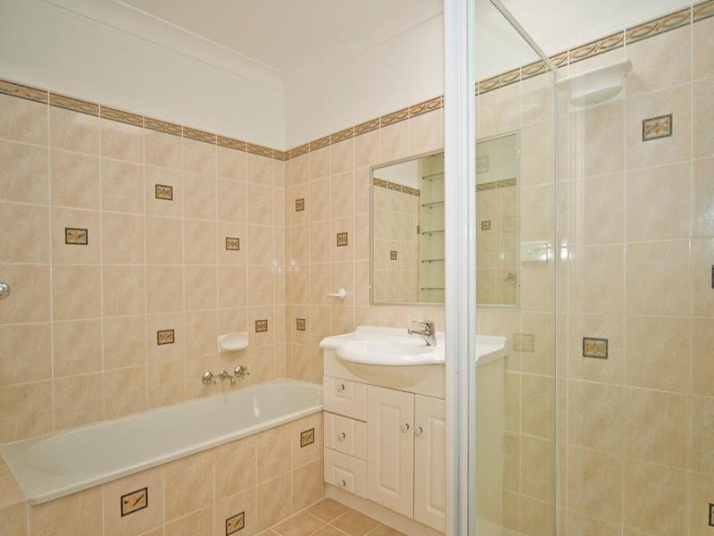 35 Tregana Circuit, Edens Landing QLD 4207