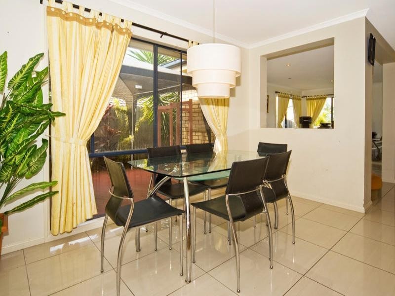 Mount Warren Park QLD 4207