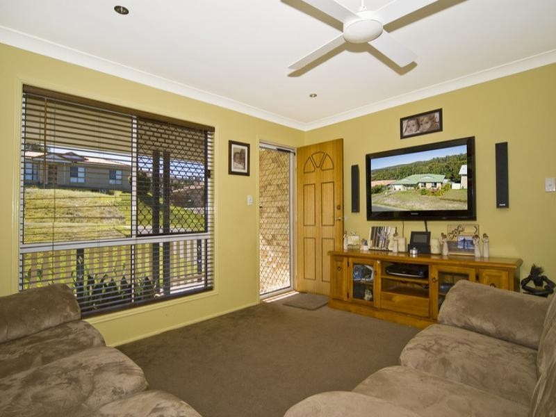 Edens Landing QLD 4207