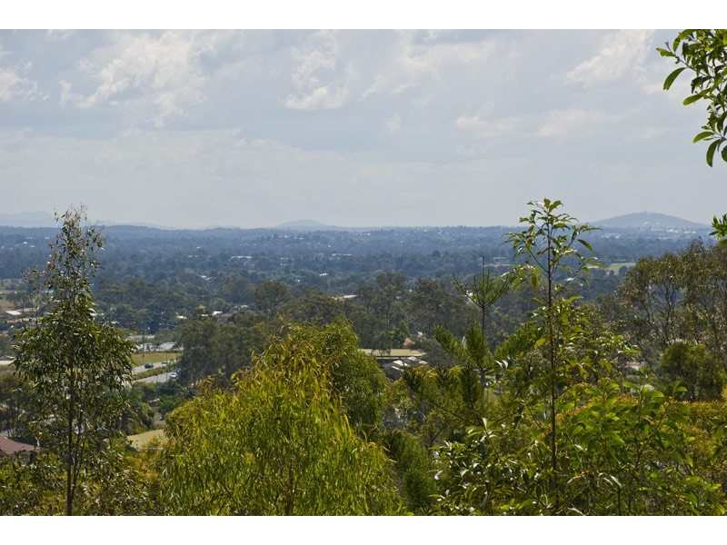 Edens Landing QLD 4207