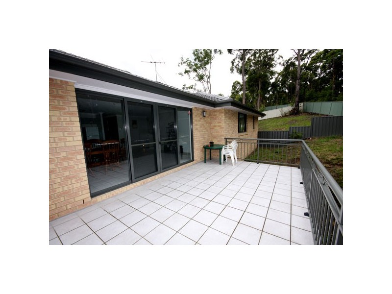 5 Vostok Cove, Cameron Park NSW 2285
