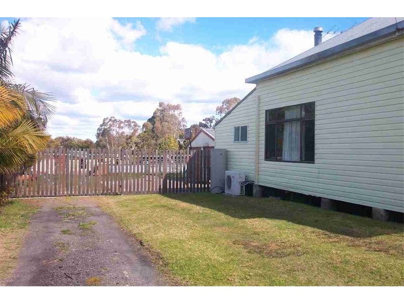 70 Seaham Street, Holmesville NSW 2286