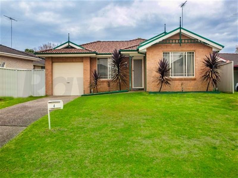 4 Harwood Circuit, Glenmore Park NSW 2745