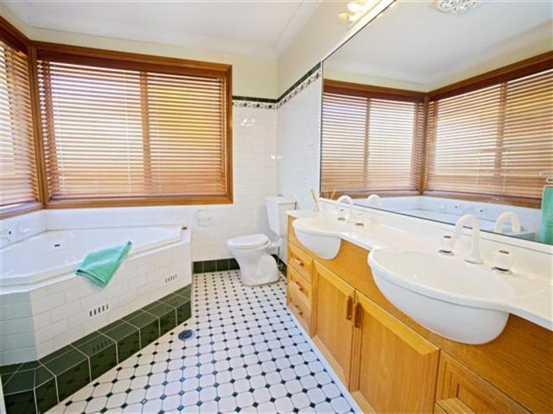 1 The Carriageway, Glenmore Park NSW 2745