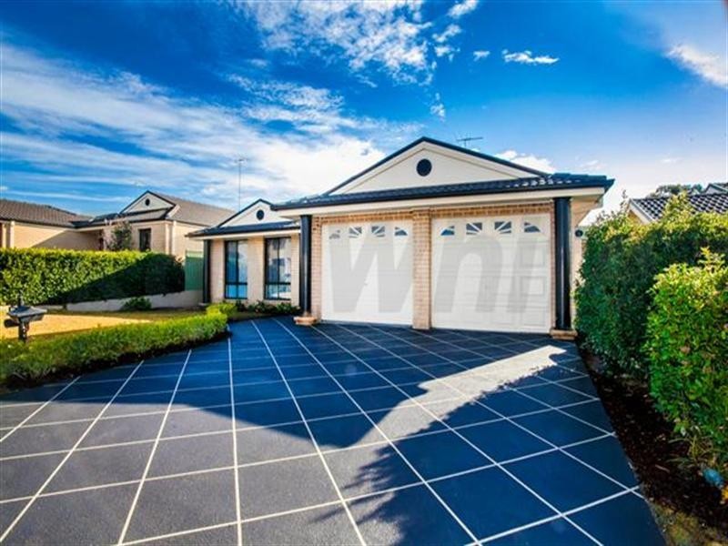 27 Kukundi Drive, Glenmore Park NSW 2745