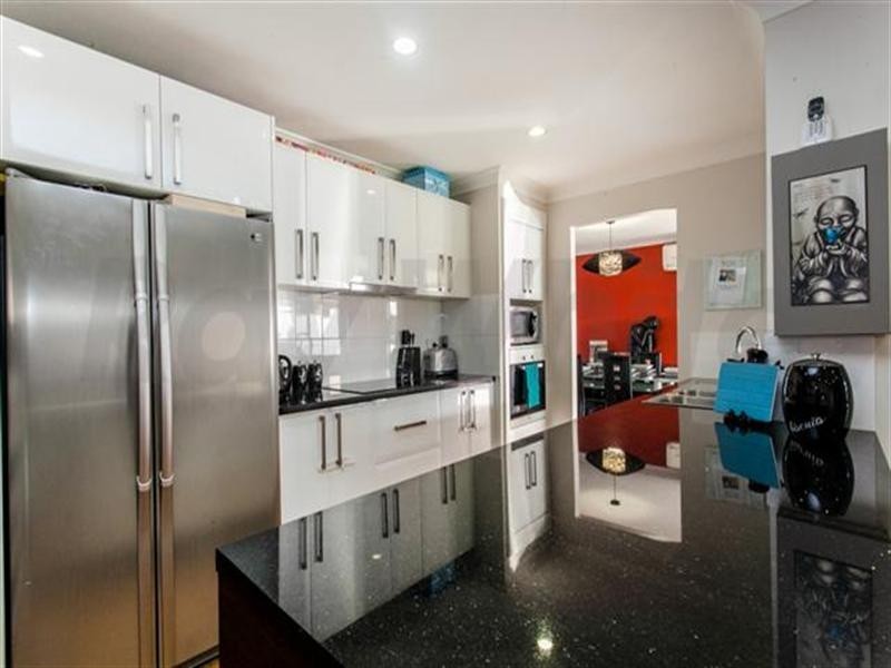 27 Kukundi Drive, Glenmore Park NSW 2745