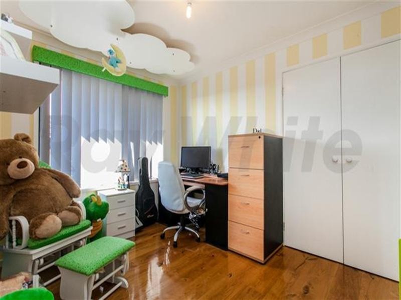 27 Kukundi Drive, Glenmore Park NSW 2745