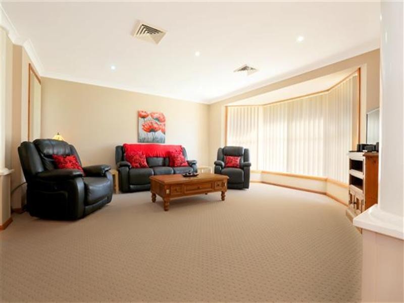 12 Freesia Place, Glenmore Park NSW 2745