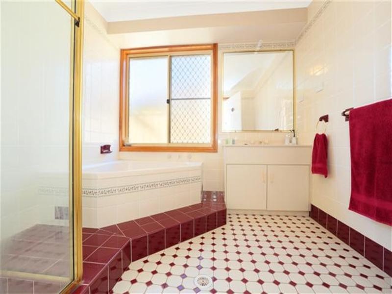 12 Freesia Place, Glenmore Park NSW 2745