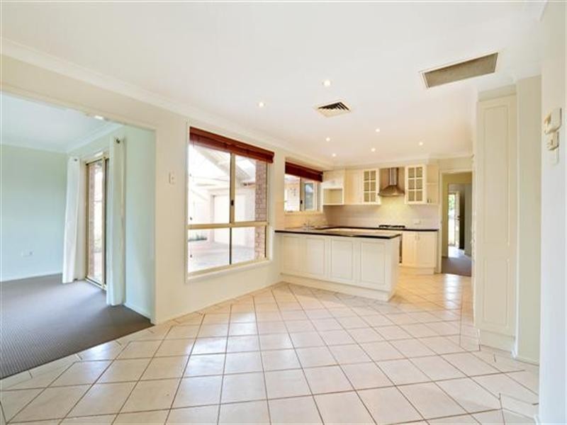 9 Bluebell Close, Glenmore Park NSW 2745