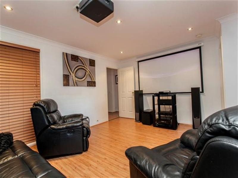 6 Paperbark Close, Glenmore Park NSW 2745