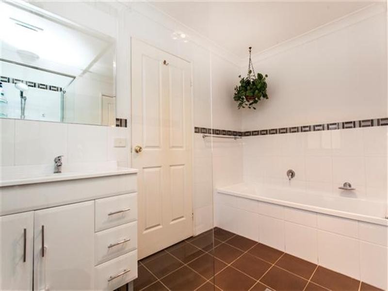 6 Paperbark Close, Glenmore Park NSW 2745