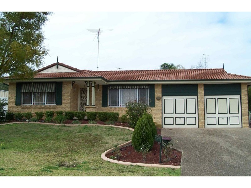 8 Allison Drive, Glenmore Park NSW 2745