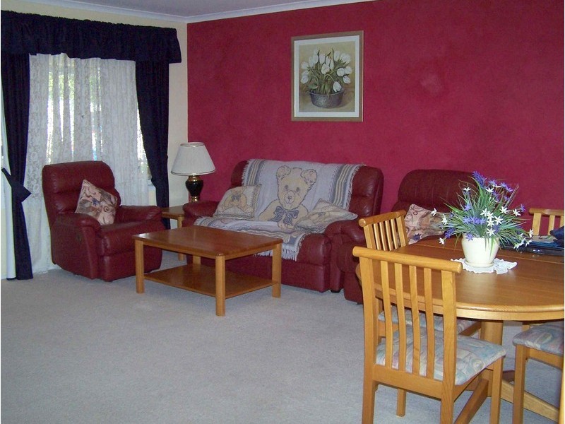 8 Allison Drive, Glenmore Park NSW 2745