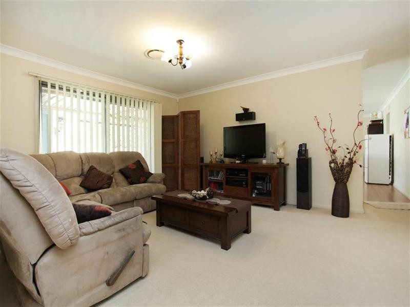 6 Carnoustie Place, Glenmore Park NSW 2745