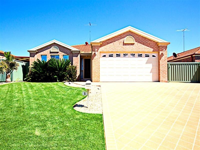 5 Kuraji Close, Glenmore Park NSW 2745