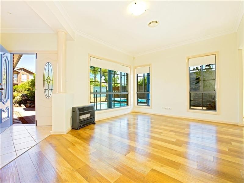 15 Brigadoon Avenue, Glenmore Park NSW 2745