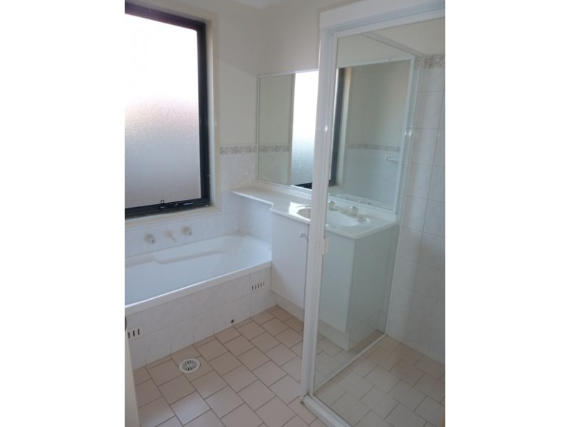 16 Muirfield Crescent, Glenmore Park NSW 2745