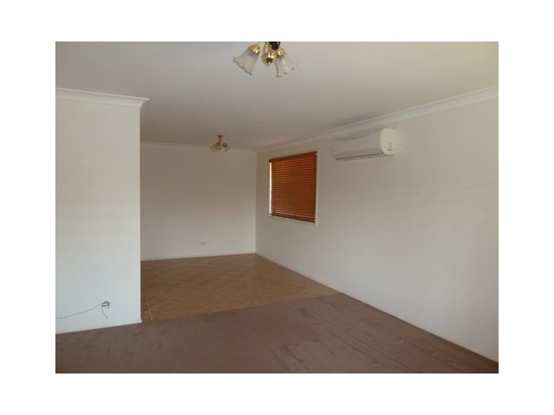 16 Muirfield Crescent, Glenmore Park NSW 2745