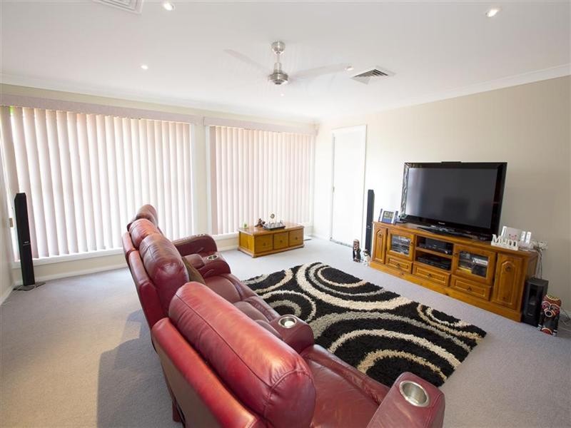 14 Prunus Close, Glenmore Park NSW 2745