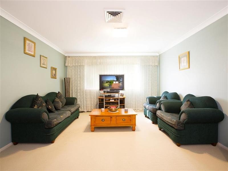 6 Iris Court, Glenmore Park NSW 2745