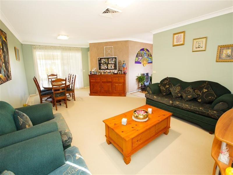 6 Iris Court, Glenmore Park NSW 2745