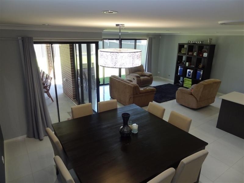 14 Foothills Terrace, Glenmore Park NSW 2745