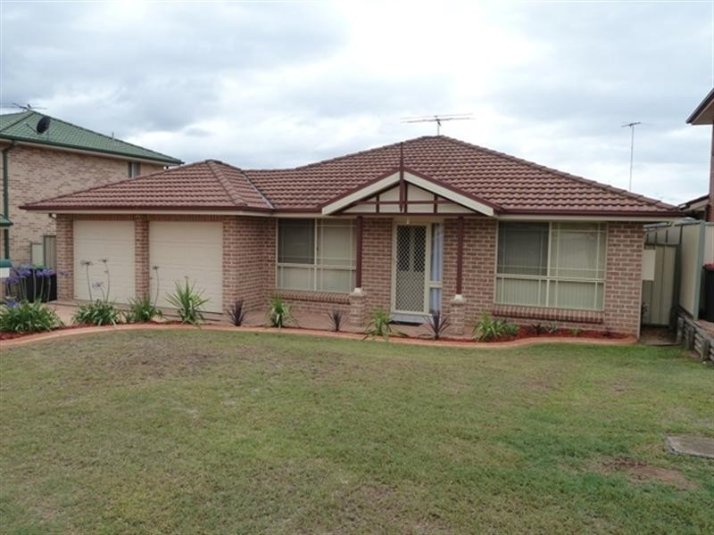 8 Coco Drive, Glenmore Park NSW 2745