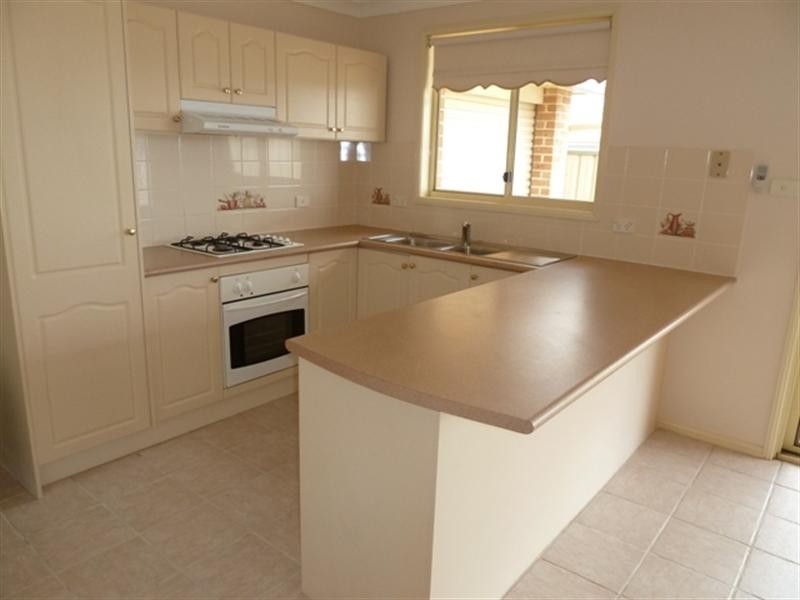 8 Coco Drive, Glenmore Park NSW 2745