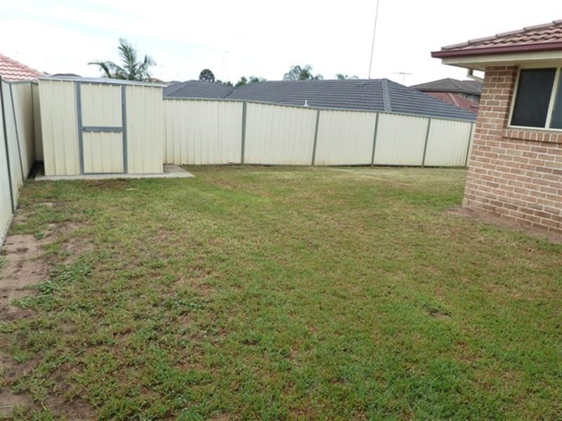 8 Coco Drive, Glenmore Park NSW 2745