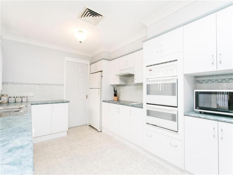 9 Kylie Tennant Close, Glenmore Park NSW 2745