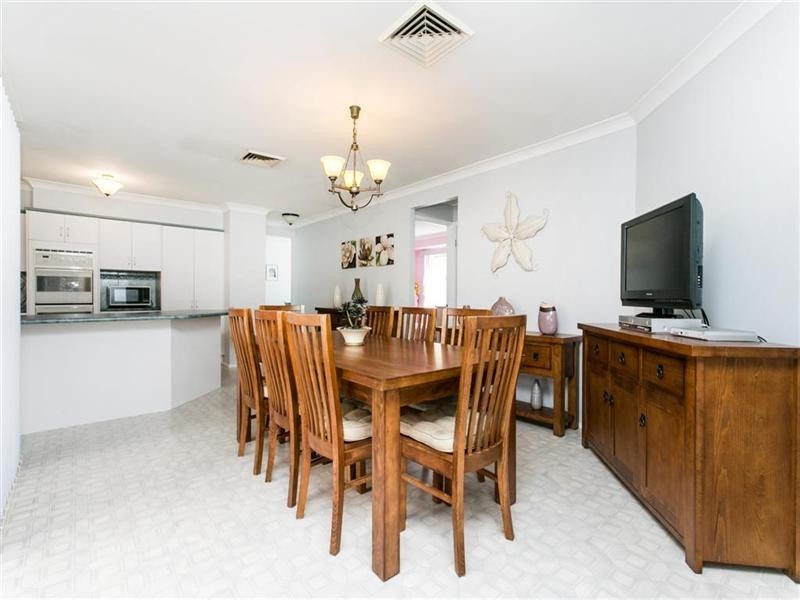 9 Kylie Tennant Close, Glenmore Park NSW 2745