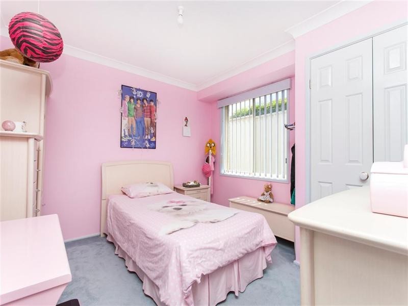 9 Kylie Tennant Close, Glenmore Park NSW 2745