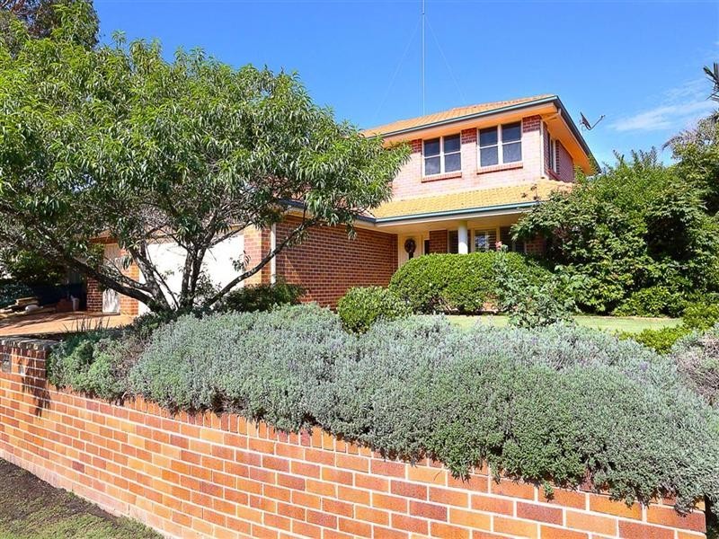 1 Huntingdale Drive, Glenmore Park NSW 2745