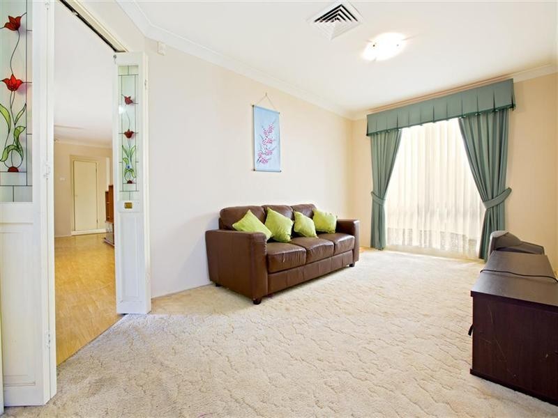 2 Binnit Place, Glenmore Park NSW 2745