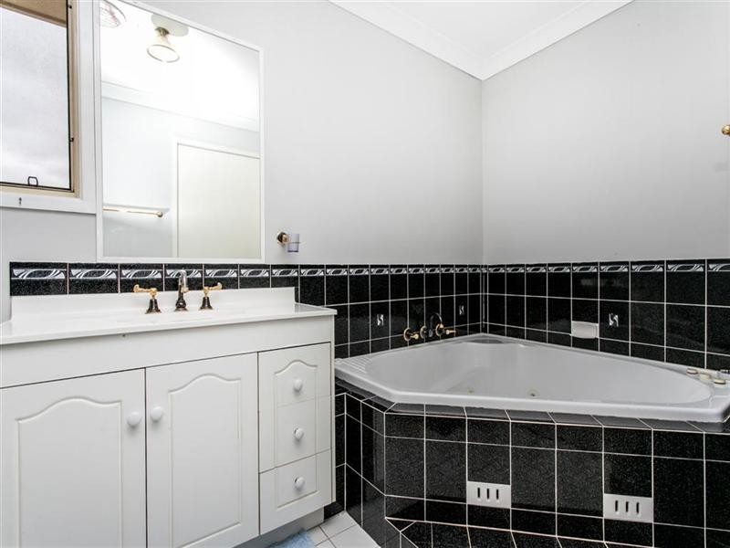 4 Wollabi Crescent, Glenmore Park NSW 2745