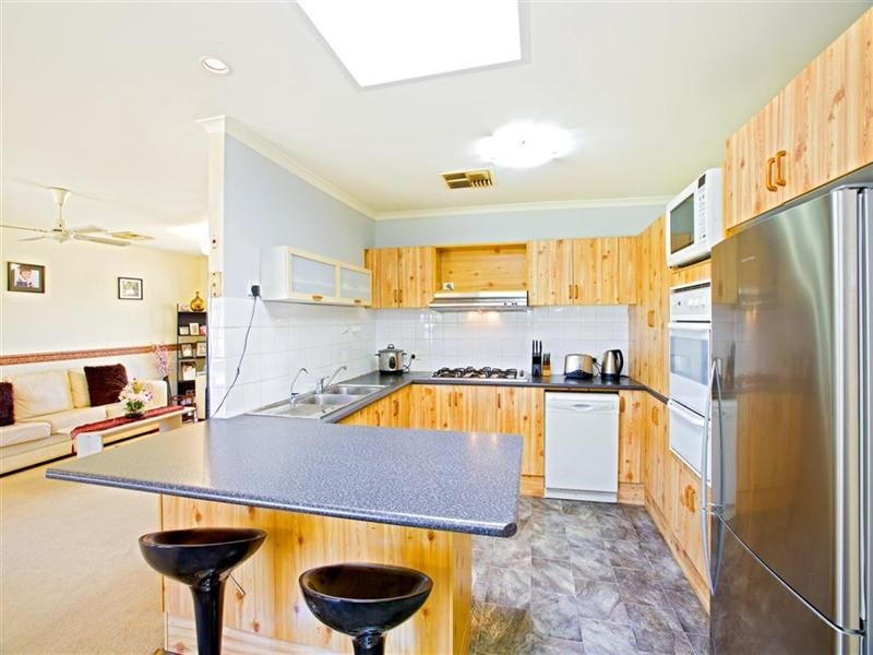 1 Nightmist Grove, St Clair NSW 2759