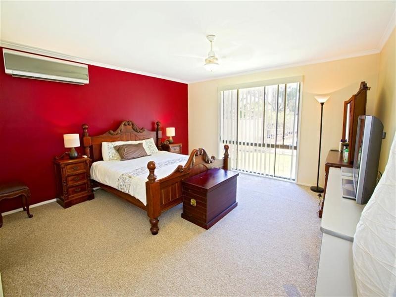 1 Nightmist Grove, St Clair NSW 2759