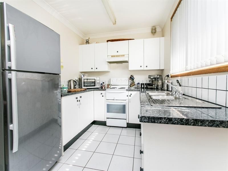 2/42 Lincoln Drive, Cambridge Park NSW 2747