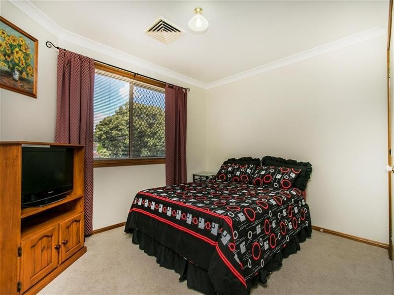 2 Eliza Place, Glenmore Park NSW 2745